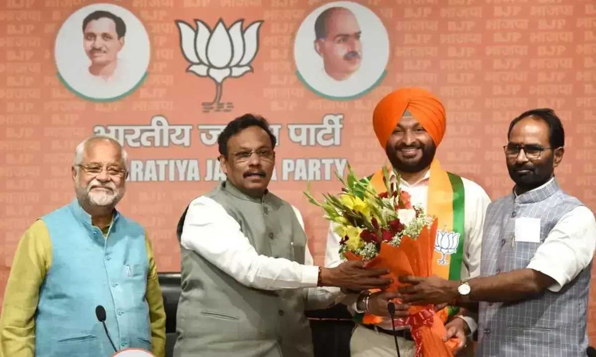 पंजाब में कांग्रेस को बड़ा झटका, भाजपा में शामिल हुए सांसद रवनीत सिंह बिट्टू